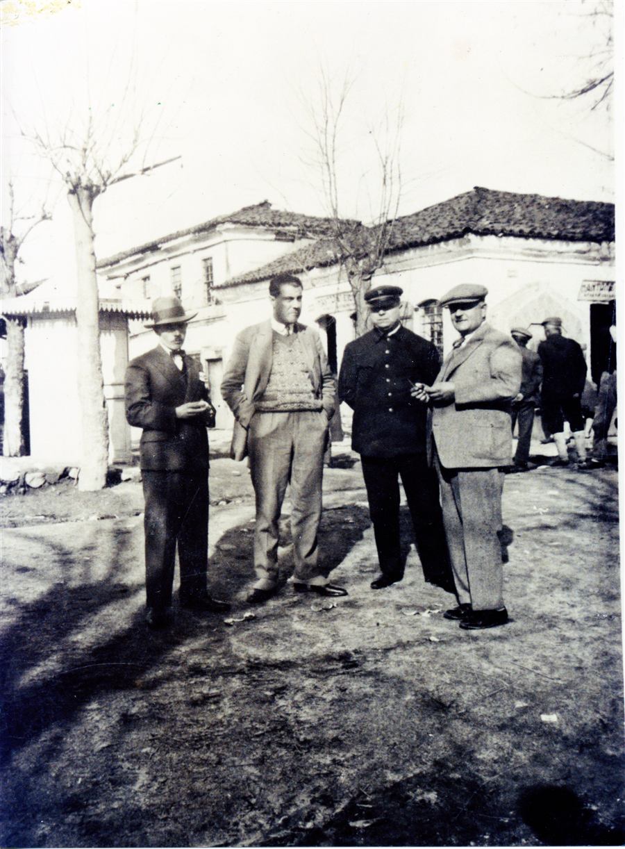 Στην πλατεία του Δοξάτου, μεσοπόλεμος